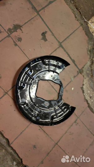 Пыльник кожух суппорта Hyundai Solaris 2 KIA Rio 4