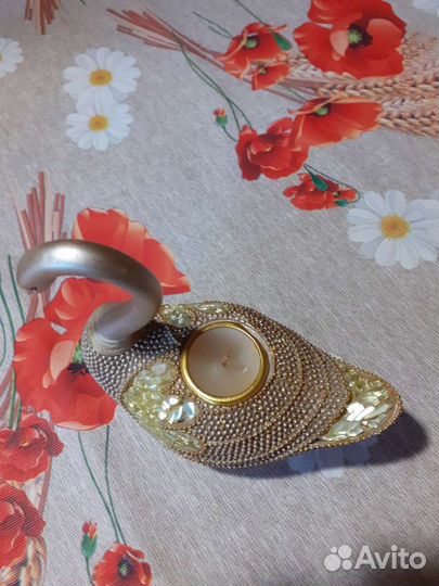 Лебедь-свеча