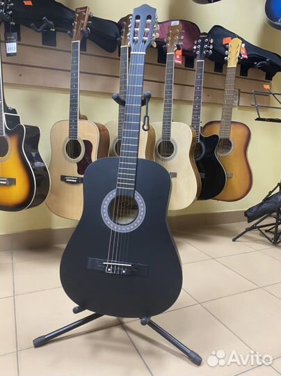 Классическая гитара черная