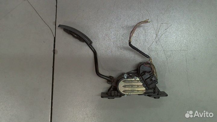 Педаль газа Mitsubishi Galant, 2004