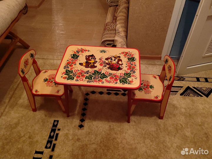Столик детский со стульчиками (дерево)