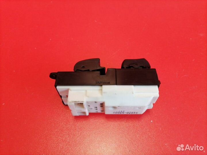 Блок управления стеклоподъемниками Toyota Vitz