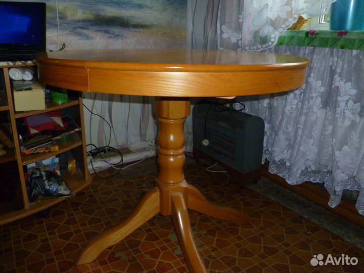 Продам стол