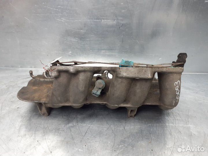 Коллектор впускной Audi 100 C4 1991-1994