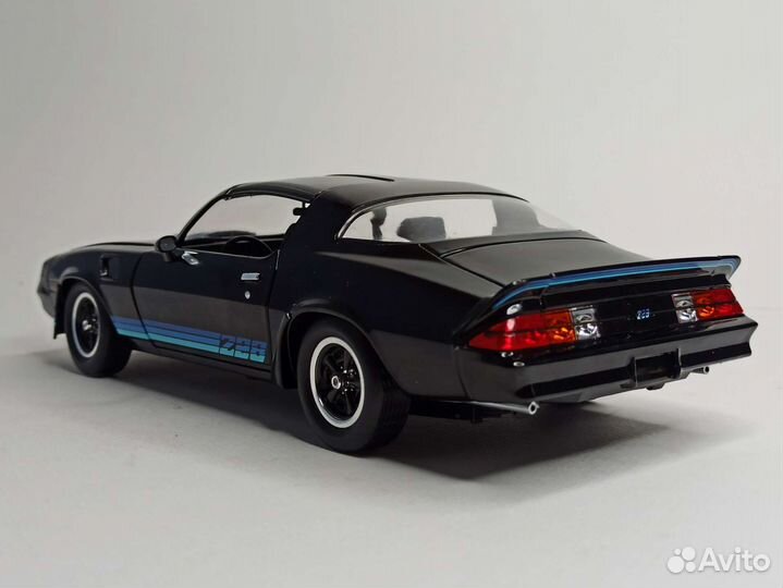 Chevrolet Camaro Z28 1981 Greenlight 1:18