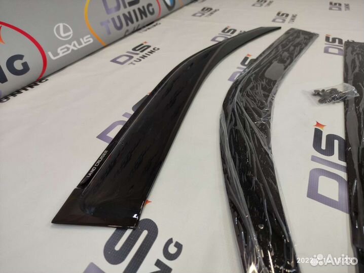 Ветровики Land Cruiser 200