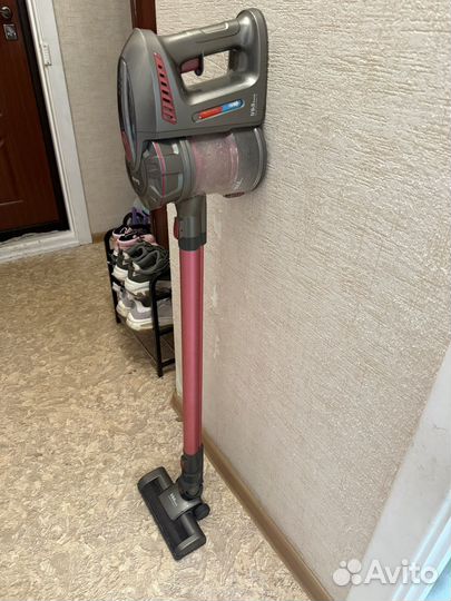 Пылесос вертикальный