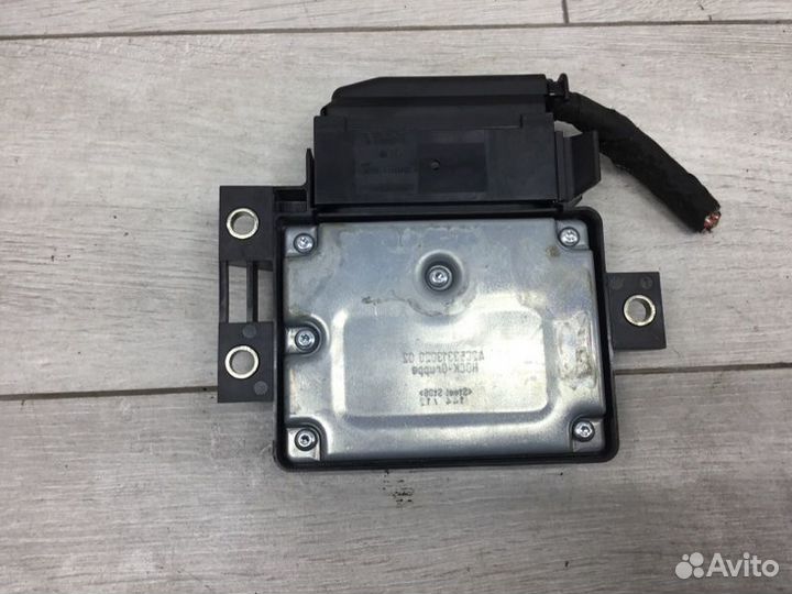 Блок управления стояночным тормозом Volkswagen