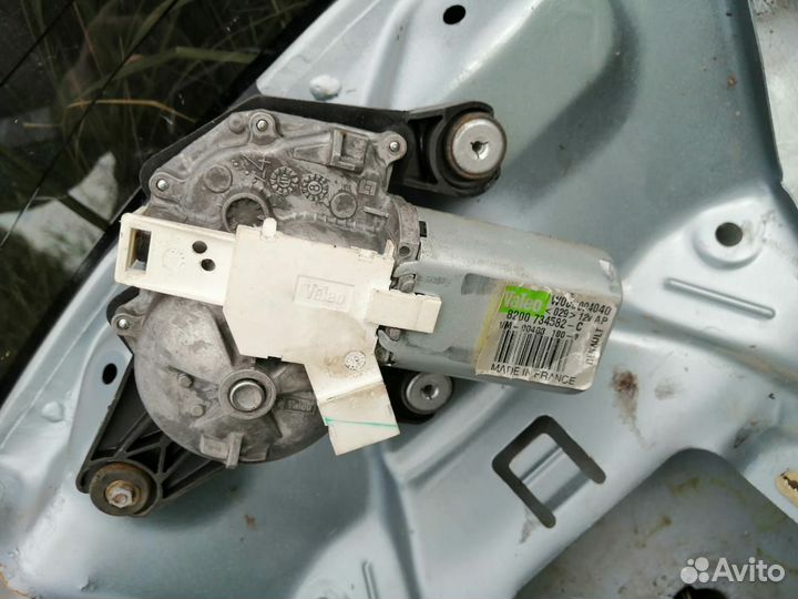 Крышка багажника рено сандеро