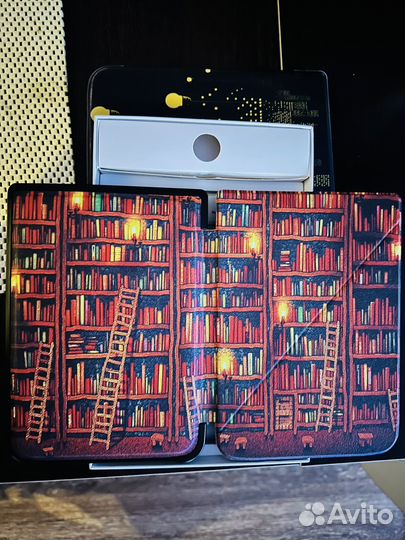 Умная обложка на электронную книгу PocketBook 740