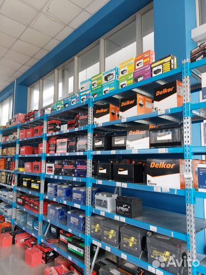 Продавец аккумуляторов и мототехники