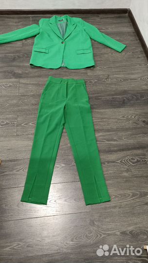 Костюм зелёный рр 46