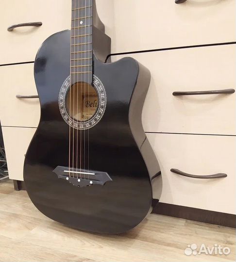 Акустическая гитара