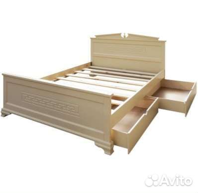 Кровать из массива дерева Афина