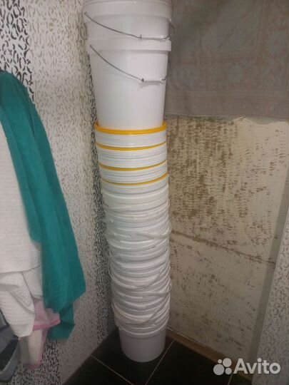 Ведро пластиковое с крышкой