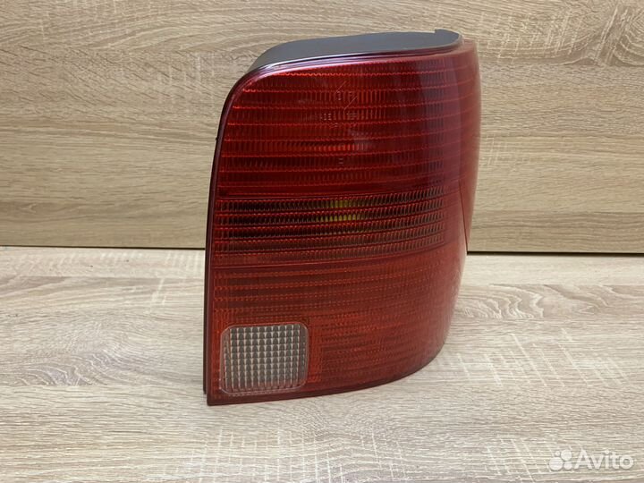 Фонарь задний правый VW Passat B5 1996-2000