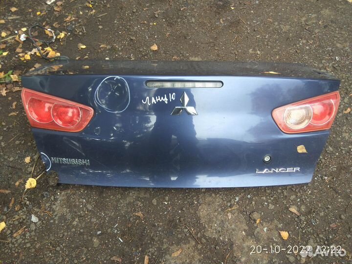 Крышка багажника на Мицубиси Ланцер 10 2012 год