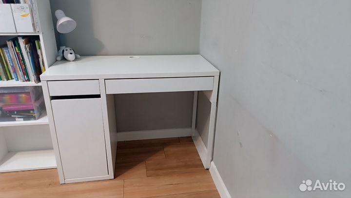 Письменный стол IKEA mikke