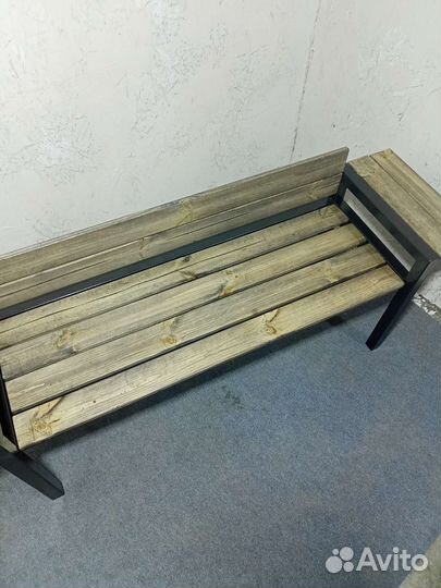Скамейка с полками