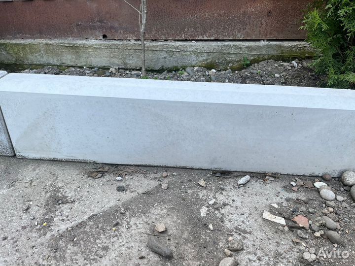 Бордюр тротуарный 1000х200х80