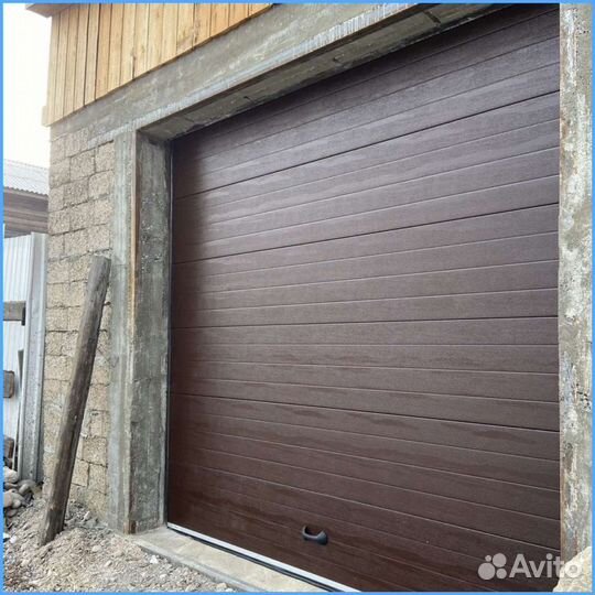 Гаражные секционные ворота DoorHan