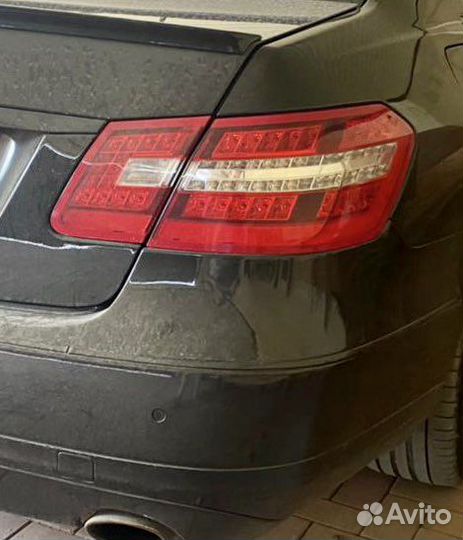 Фонарь задний правый Mercedes w212 дорест