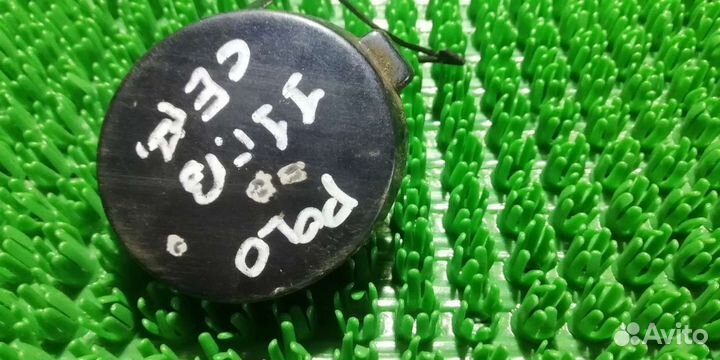 Лючок буксировочного крюка Volkswagen Polo Sedan 2