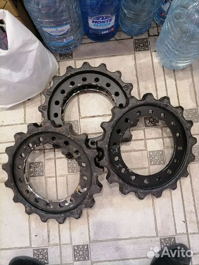 Зубчатое колесо ведущее Bomag 83630066