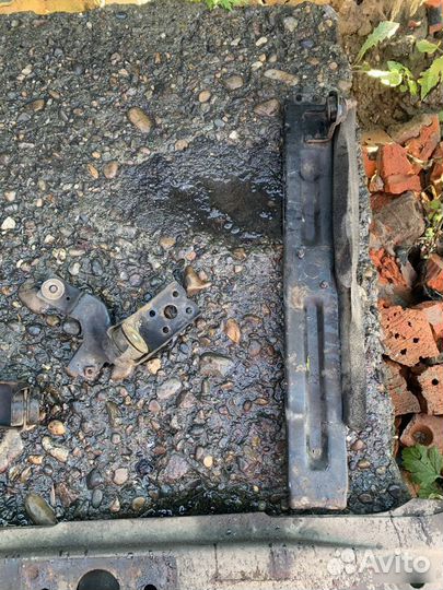 Кронштейн радиатора Toyota Land Cruiser