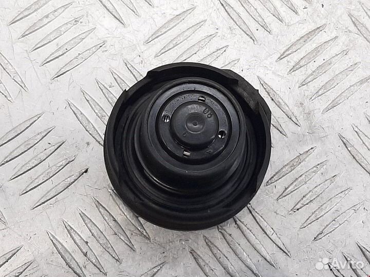 Пробка расширительного бачка Volkswagen Golf 4