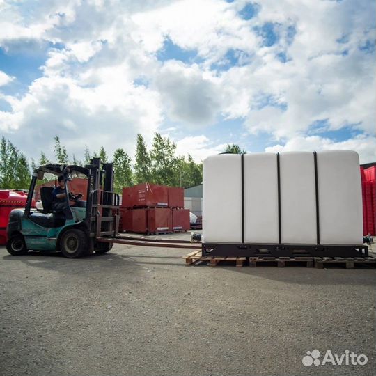 Емкость для воды 4000 л в обрешетке (полный слив)