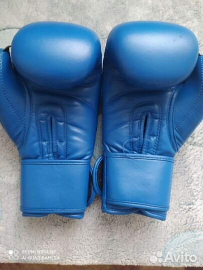 Боксерские перчатки 10 oz clinch