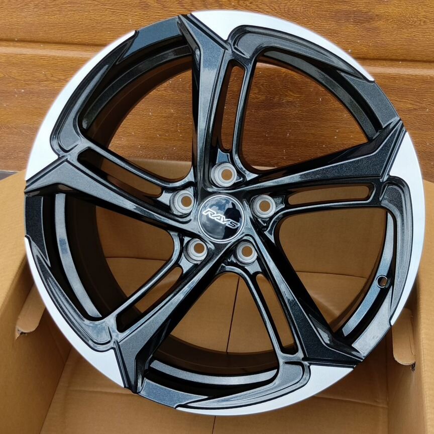 Литые диски Rays G27 8×R18 5×112