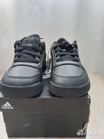 Кроссовки adidas 28,5; 30,5;размеры