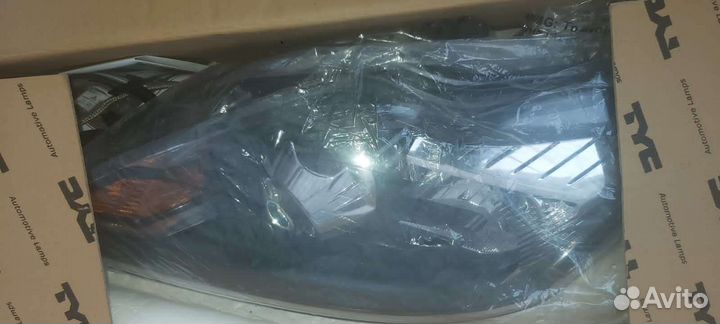 Продам фару на ford focus 2 би ксенон. Новая.Левая