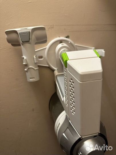 Вертикальный пылесос redmond