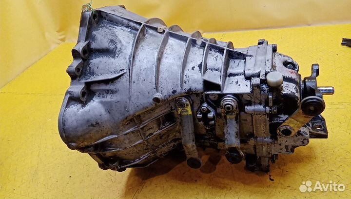 МКПП (механическая коробка переключения передач) W