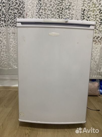 Холодильник маленький с морозилкой