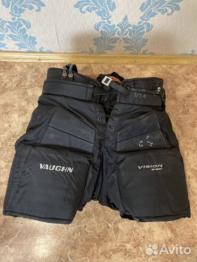 Вратарская хоккейная форма