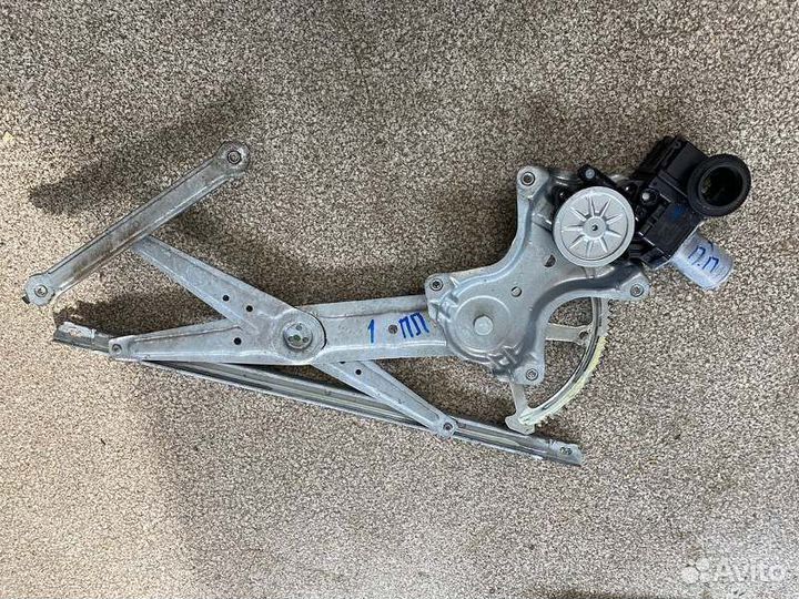 Стеклоподъёмник передний правый Toyota Camry V70