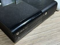 Xbox 360 E 300Gb + 2Джостика + 8Игр