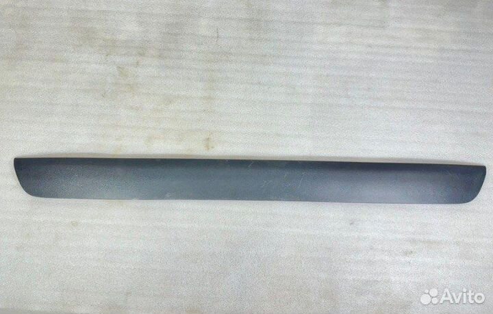 Накладка крышки багажника Toyota Rav4 XA50 2019