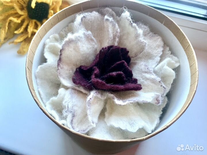 Брошь ручной работы