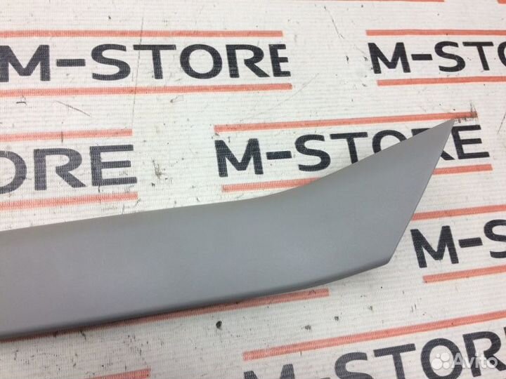 Обшивка двери багажника правая Bmw X5 E70 N52B30A