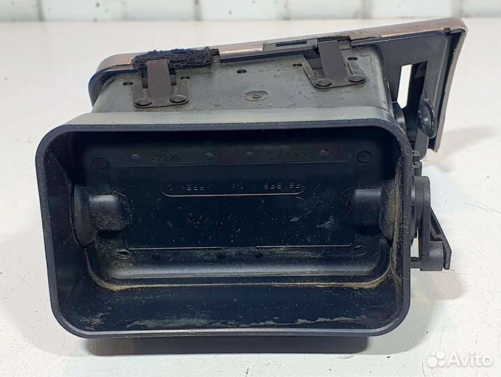 Дефлектор воздуховода левый Audi A6 C5