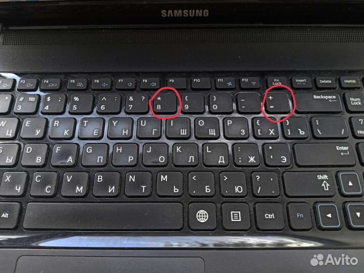 Ноутбук Samsung NP300E5C