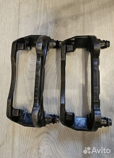 Скоба суппорта VAG