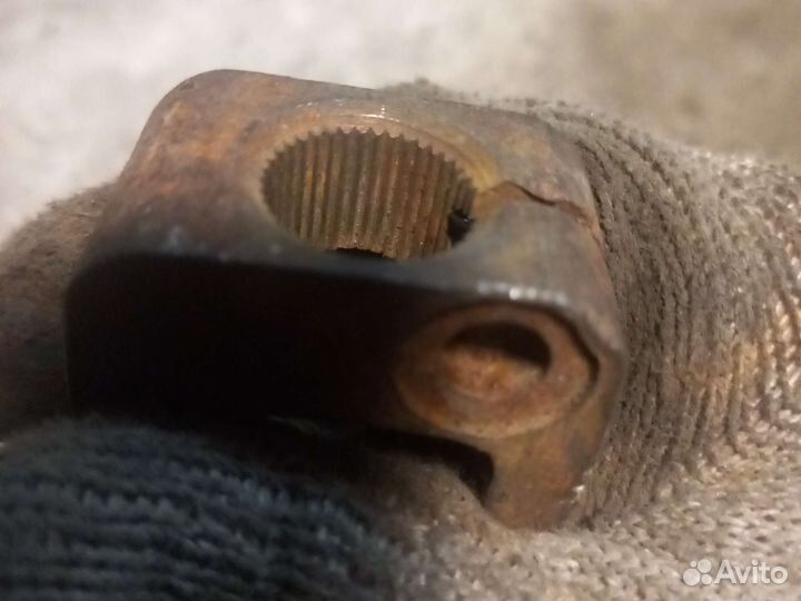 Рулевой карданчик Passat b3
