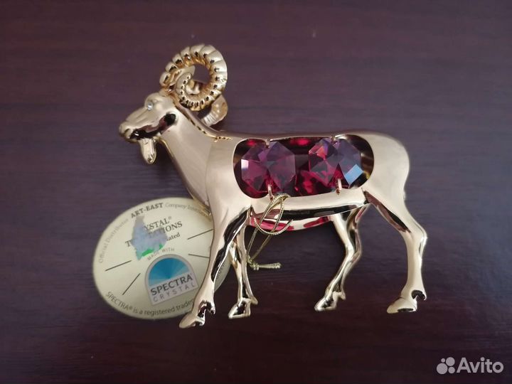 Статуэтки фигурки Swarovski. Заяц, овен, козерог