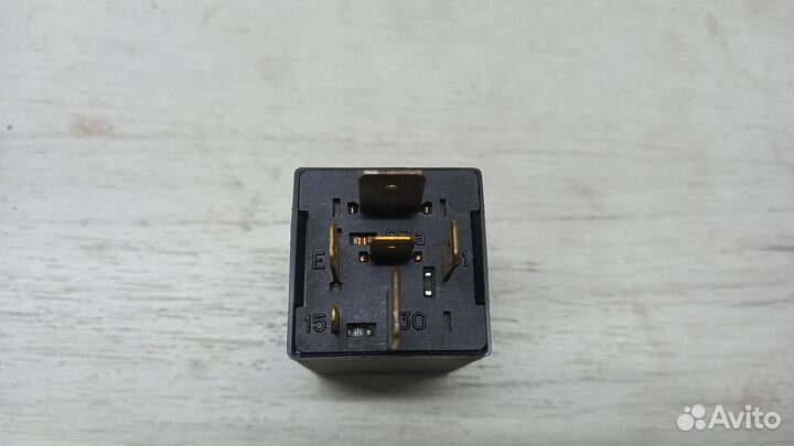 Реле обогрева заднего стекла Opel Omega B